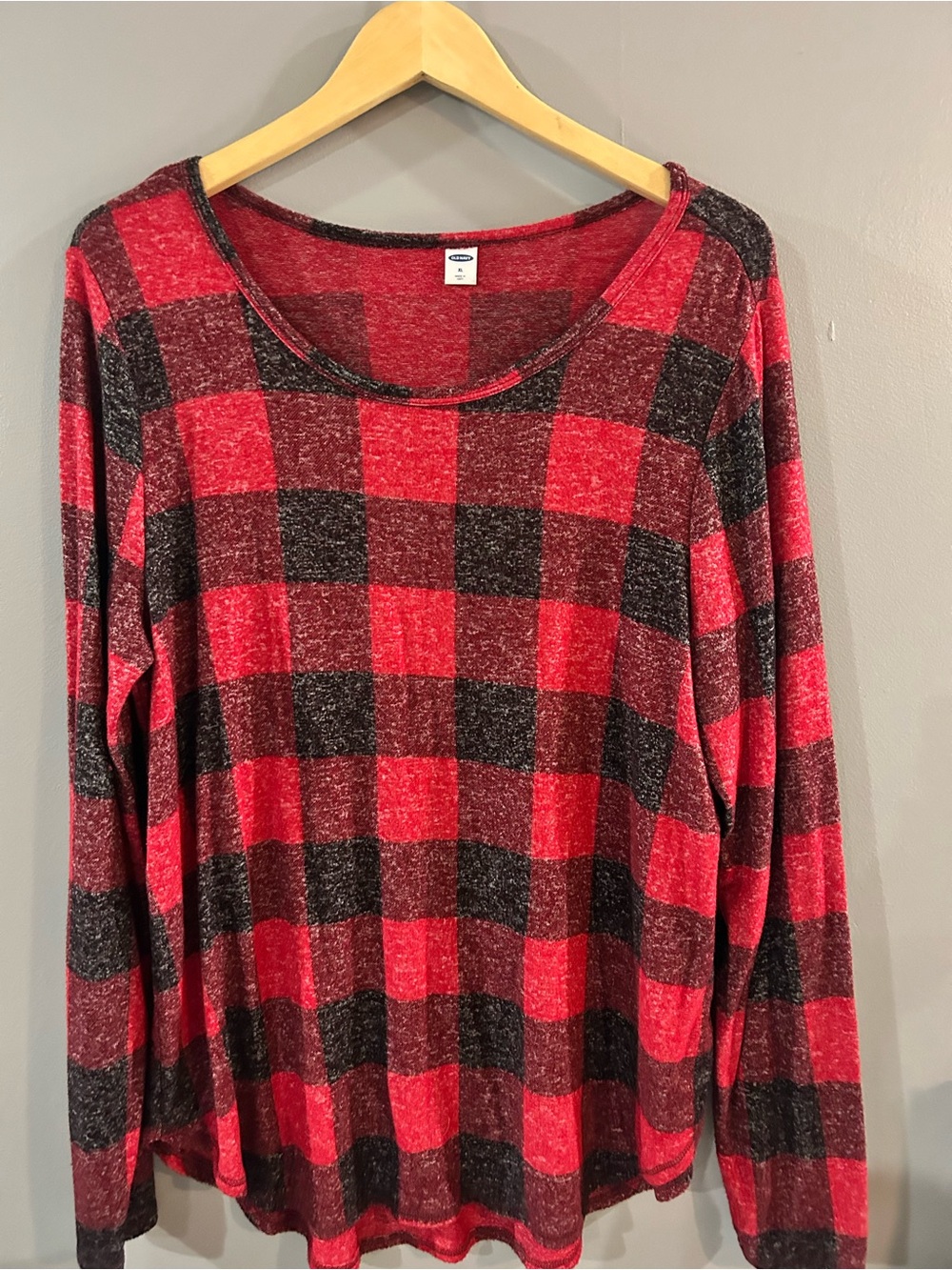 Old Navy Red and Black Plaid Knit Long Sleeve Top